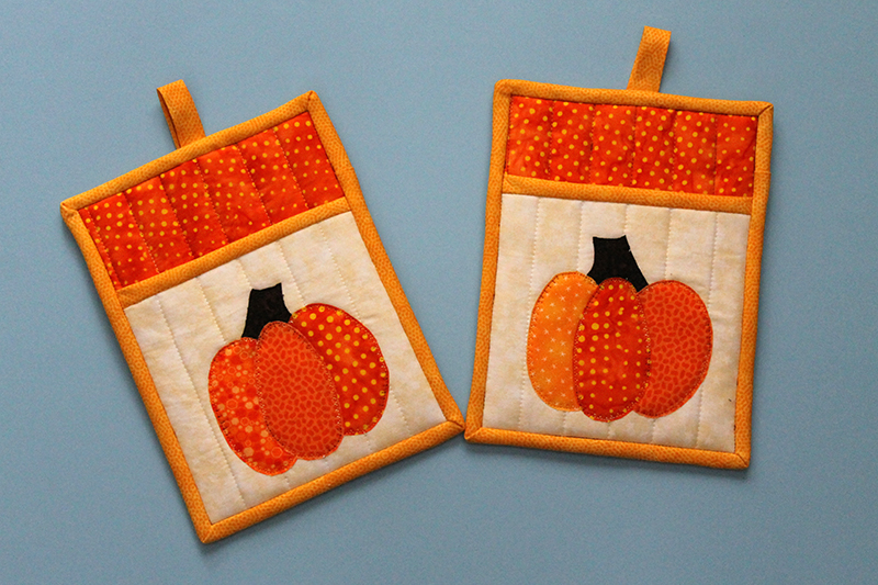 DIY Potholder with Hanging Loop -- Another Version
