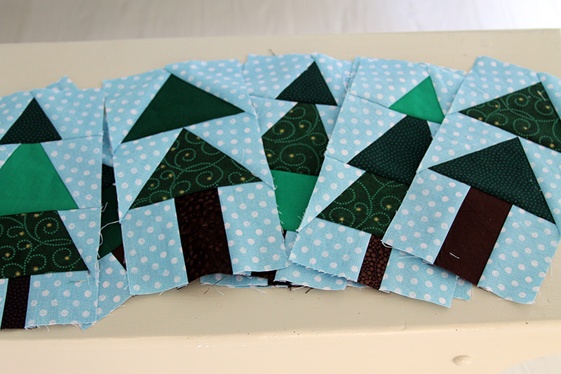paper piecing Christmas quilt