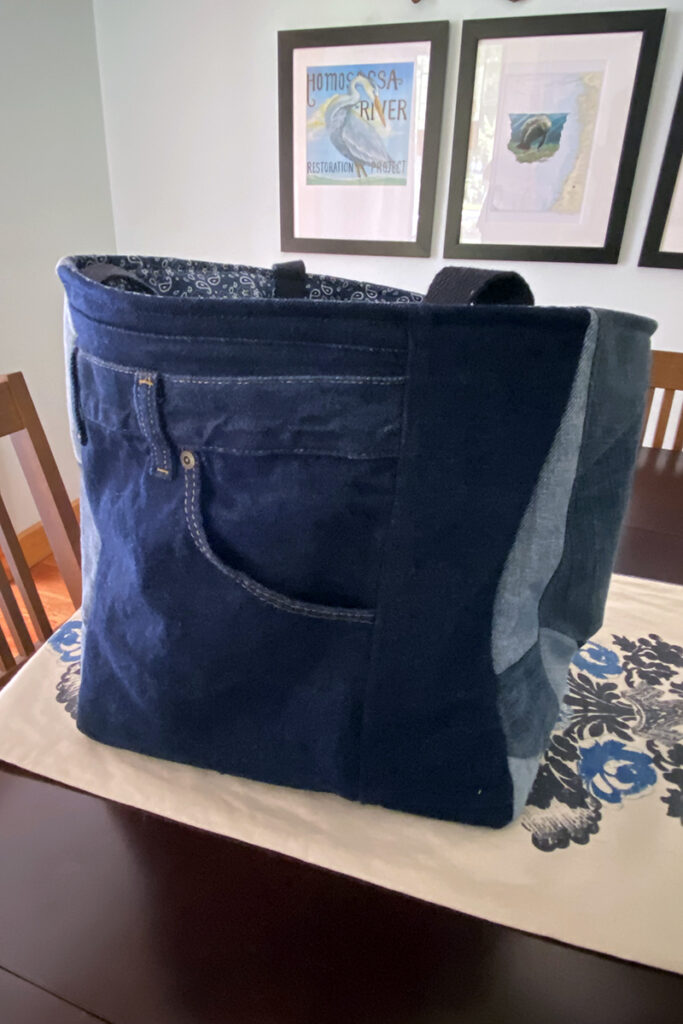 pocket on shopping tote