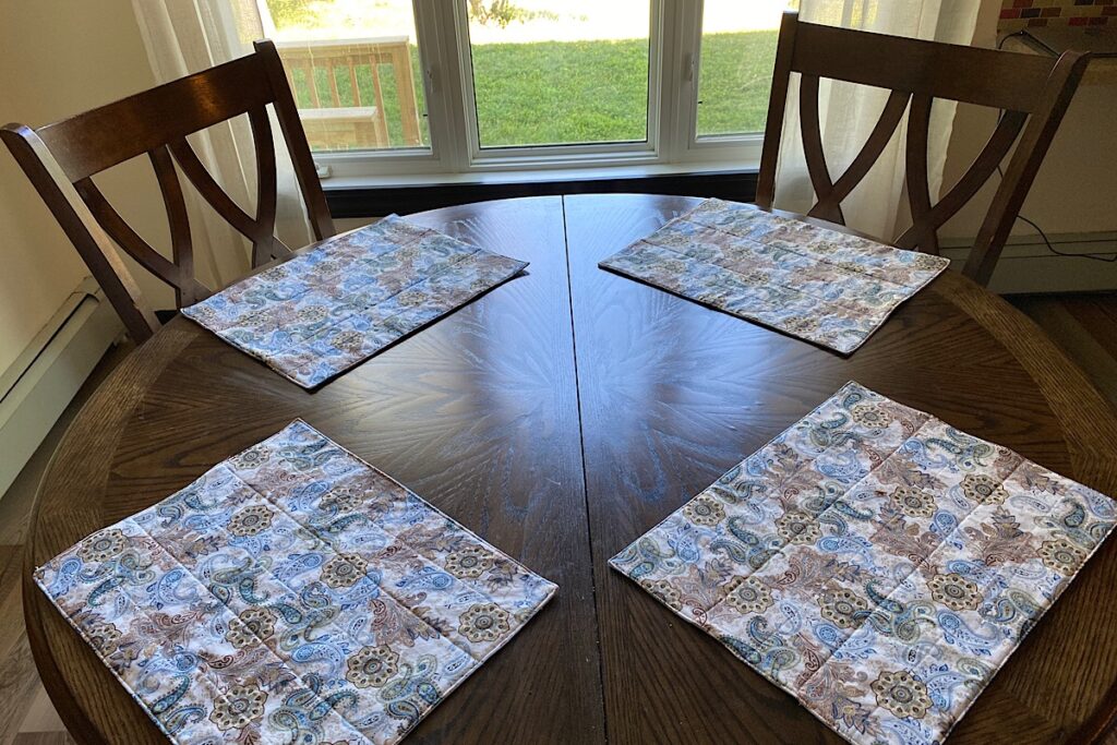 table runner and placemats